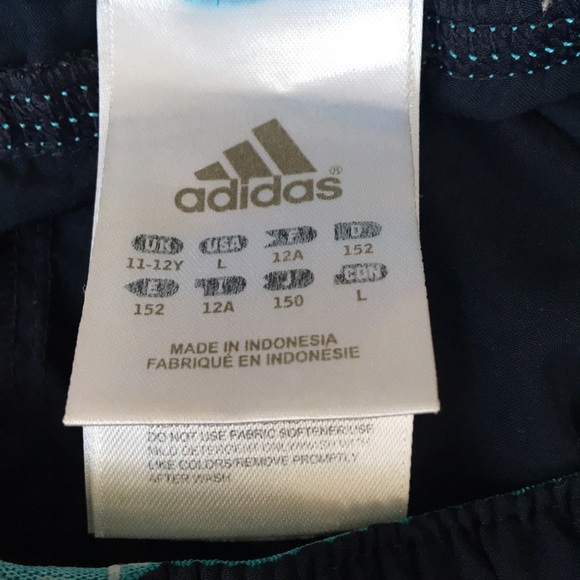 💐Adidas girls shorts size large💐 - Picture 3 of 3